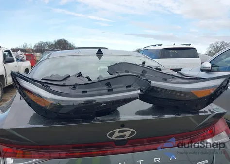 2025 Hyundai Elantra Hybrid Limited z USA, uszkodzony, nr VIN KMHLN4DJ4SU176856